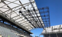 Elektrokettenzüge tragen Traverse unter Stadiondach