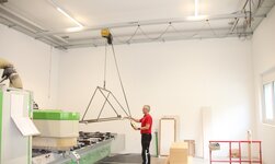 GISKB Krananlagen mit Elektrokettenzug in Produktionsbetrieb