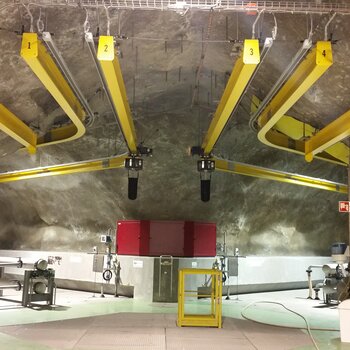 Suspension monorails with curves for goods transport