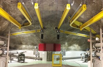 Hängebahn in Tunnelsystem Hängebahnen mit Kurven für Warentransport