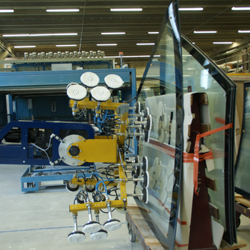 The heavy and bulky discs are easy and simple to transport by means of a special vacuum lifter